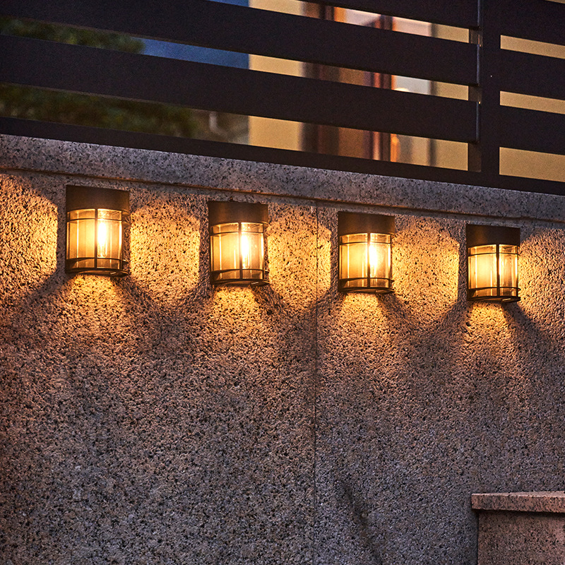 Smart Garden Fence & Balcony Hanging Planter - LED ソーラーガーデンライト屋外防水スマートライトコントロールセンサー中庭フェンスバルコニー階段ソーラー装飾壁ランプ