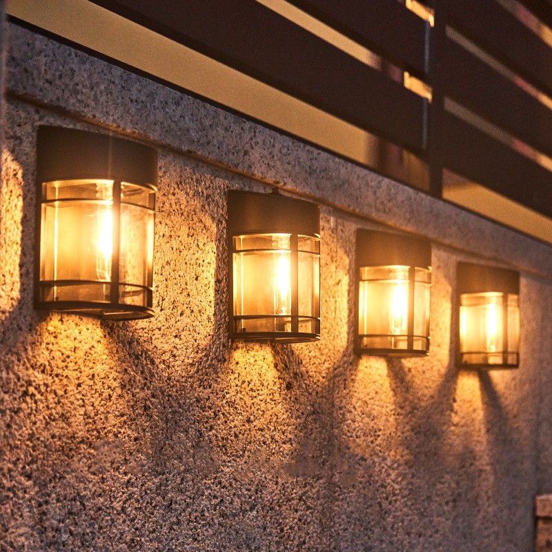 LED ソーラーガーデンライト屋外防水スマートライトコントロ - Smart Garden Fence & Balcony Hanging Planter のレビューと価格